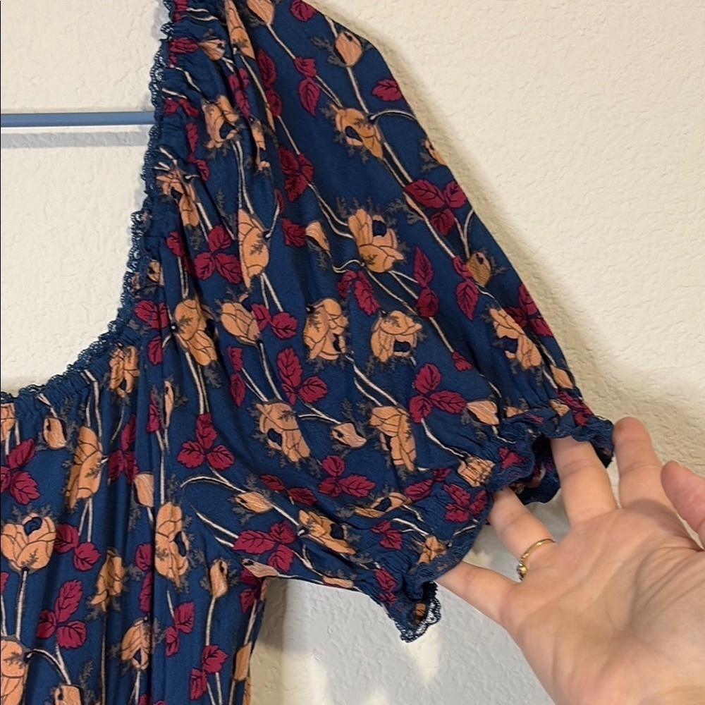 Chelsea 28 Blue floral dress with Puff Sleeves Medium - Picture 3 of 7